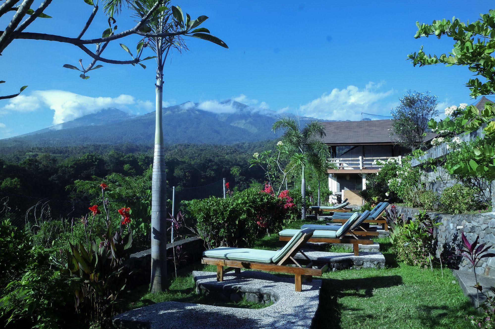 Rinjani Lodge Сенару Экстерьер фото